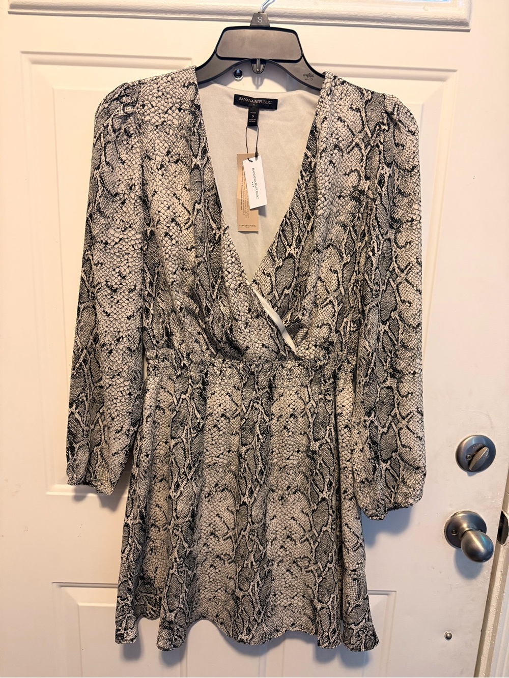 SNAKE-PRINT WRAP DRESS - BLACK & CREAM